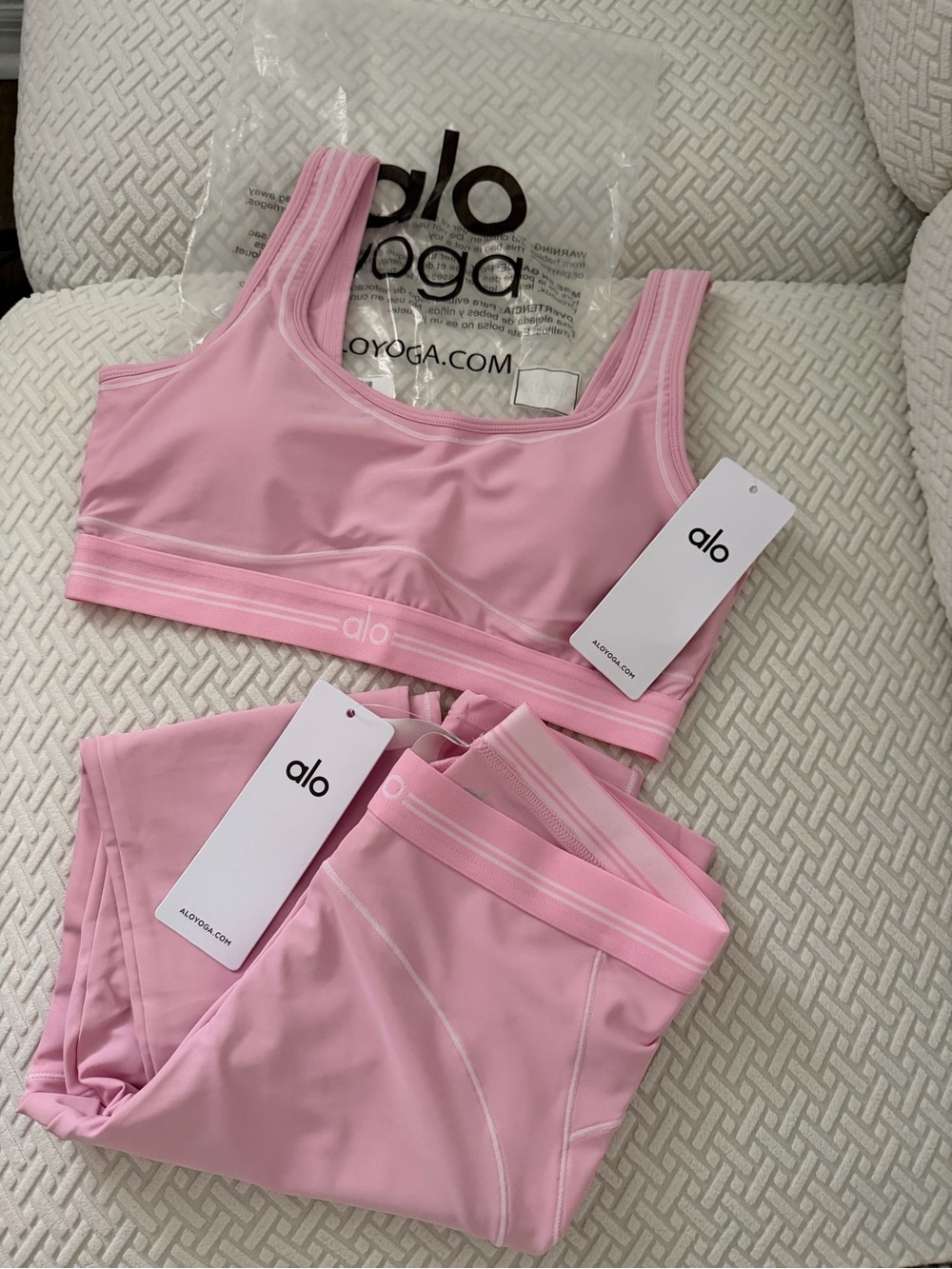 ALO Yoga Pink Seamless Sports Bra and Leggings Set
